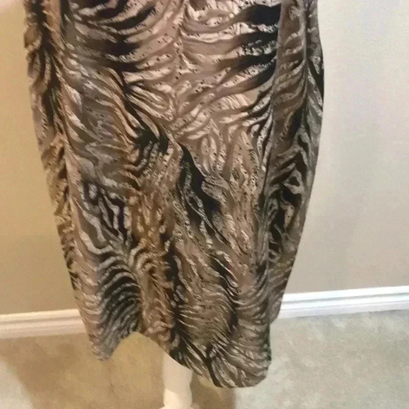 John Robert’s Abstract V-Neck Animal Print Design Midi Dress w/Zipper Back-12 - Picture 6 of 8